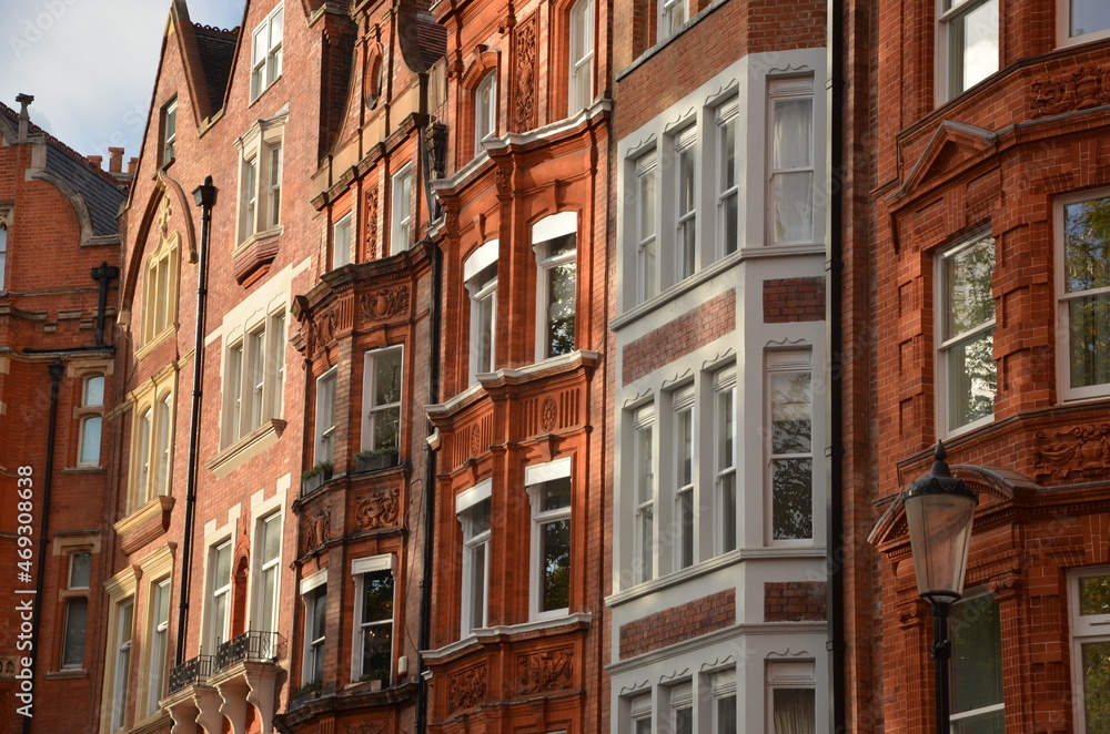 A stroll through the London boroughs of Kensington and Chelsea taken on a sunny Fall day