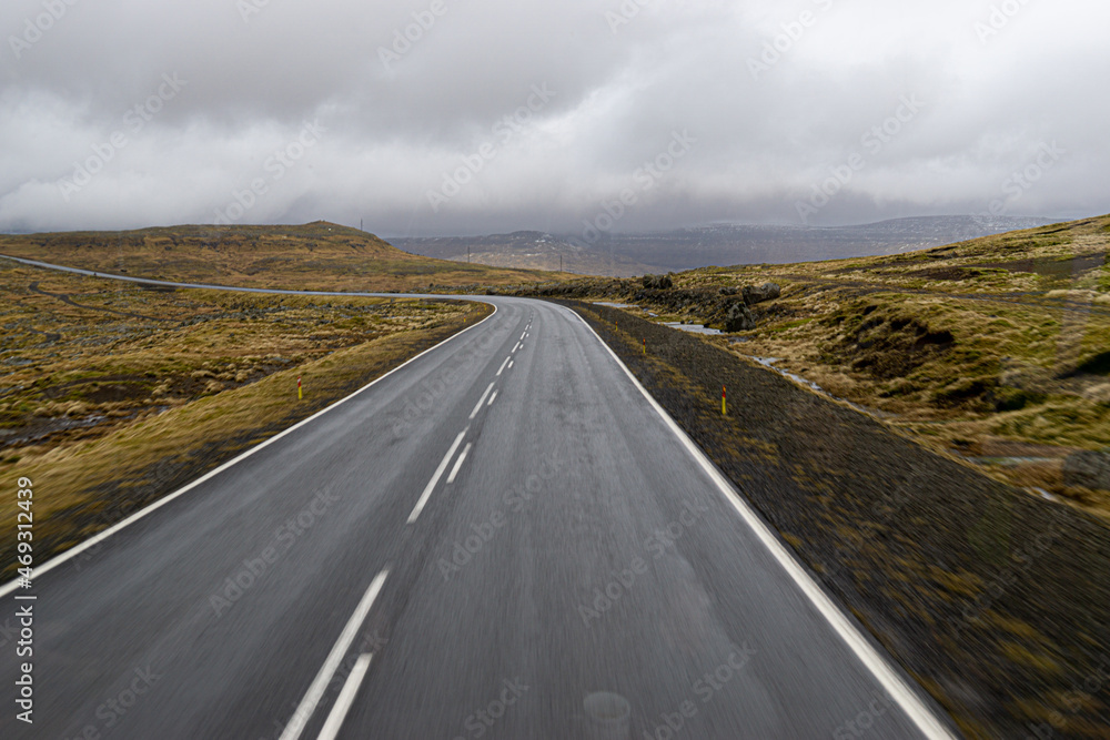 Fototapeta premium Hochlandsstraße