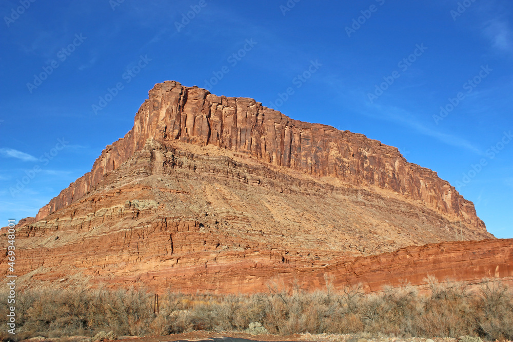 Fototapeta premium Colorado River Valley, Utah in winter 
