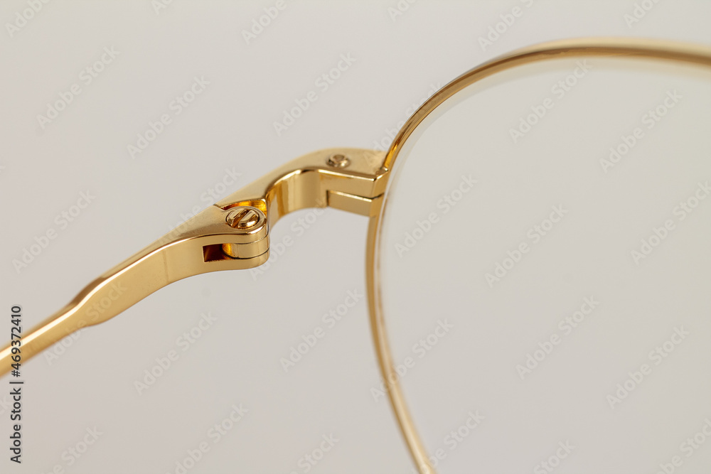 Eyeglass frame, arm attachment mechanism, eyeglass repair, selective focus, macro Eyeglass frame, arm attachment mechanism, eyeglass repair, selective focus, macro