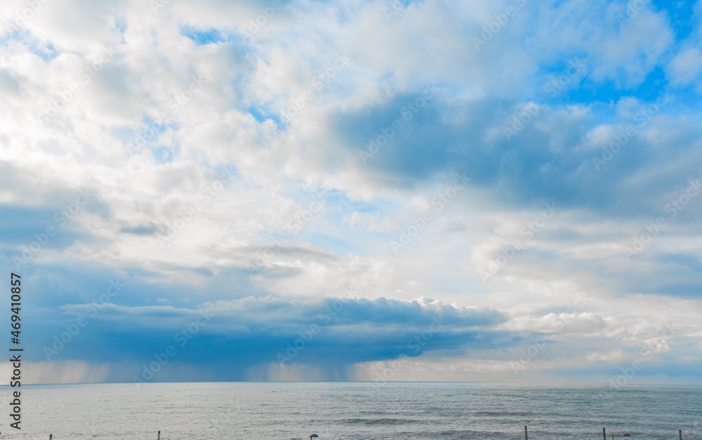Obraz premium Beautiful clouds against a blue sky background. Cloud sky. Blue sky with cloudy weather, nature cloud. White clouds, blue sky and sun