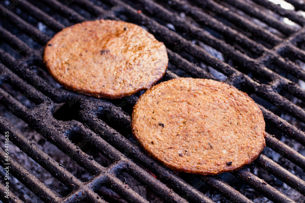 Carnes de hamburguesa a la parrilla Carnes de hamburguesa a la parrilla