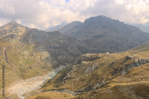 Hochalpine Landschaft; Gletscherabfluss des Fellaria Gletschers mit Piz Canfinal (2811m) und Monte Spondascia (2867m)
