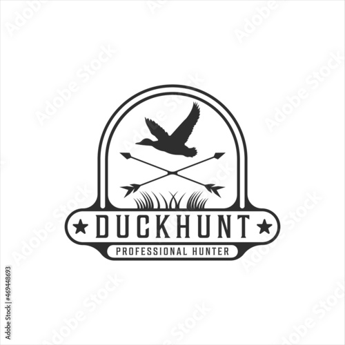 duck hunt logo vintage vector illustration template icon graphic design