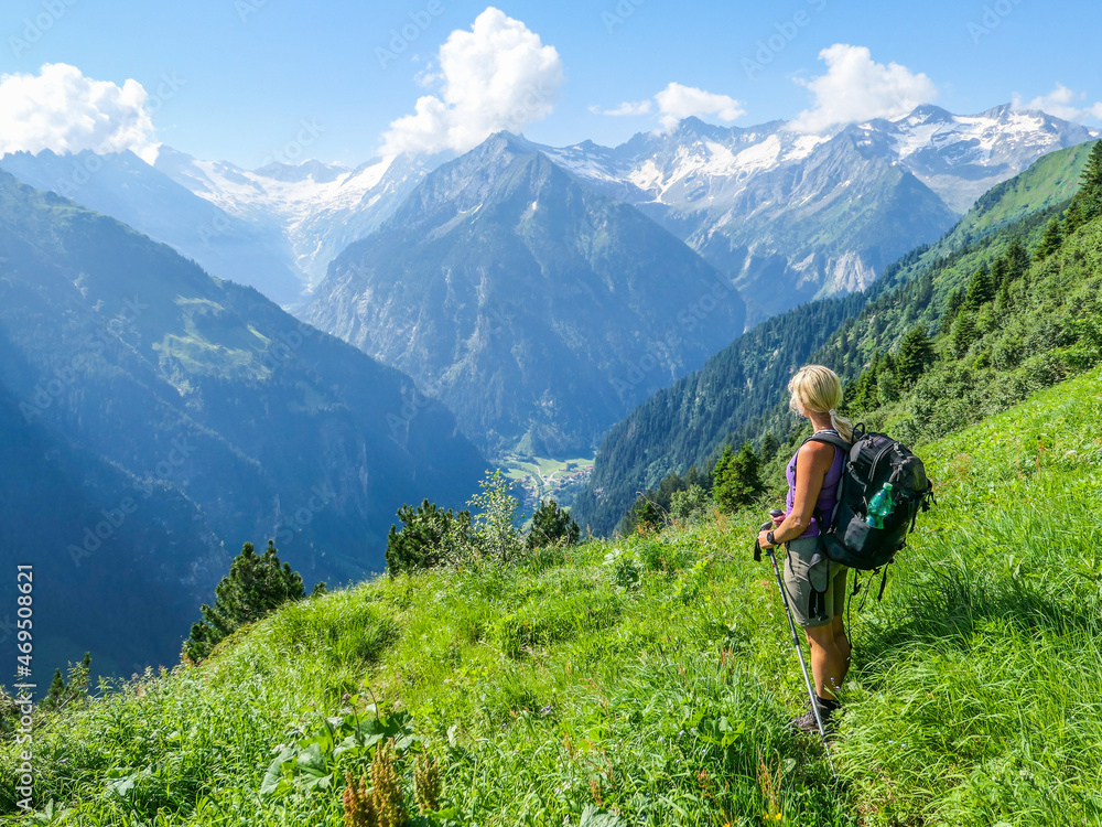 Naklejka premium Zillertal - Hüttenwanderung auf dem Berliner Höhenweg