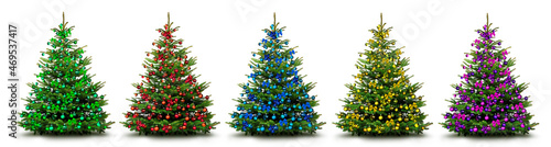 Wweihnachssbaum in verschiedenen Farben dekoriert