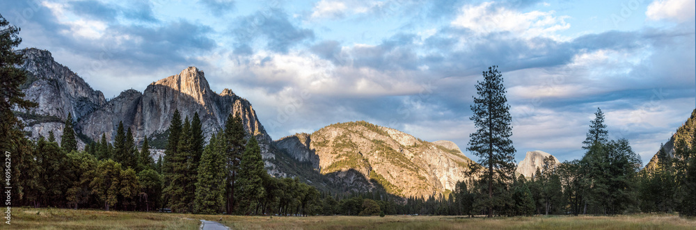 Sunset in the Yosemite Valley, Yosemite National Park