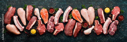 Foto Set of various classic, alternative raw meat, veal beef steaks, pork, chicken fillet, fish, salmon steak