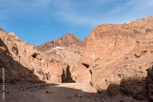 Hiking the natural bridge canyon trail in the Death Valley