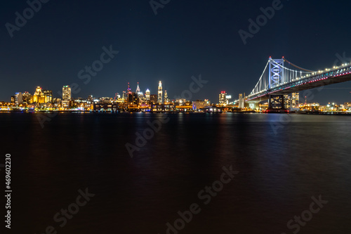 Fototapeta Naklejka Na Ścianę i Meble -  Delaware River, Philadelphia, and the Benjamin Franklin Bridge at Night 