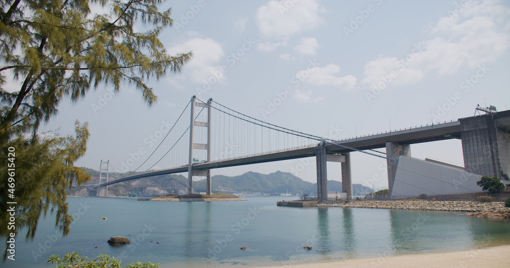 Fototapeta premium Tsing Ma Suspension bridge in Hong Kong city
