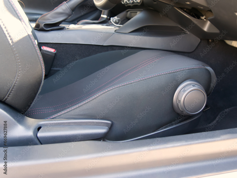 車のシートの調節用ダイヤルとリクライニングレバー(Car seat adjustment dial and reclining lever) 車のシートの調節用ダイヤルとリクライニングレバー(Car seat adjustment dial and reclining lever)