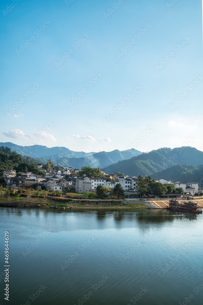 Fototapeta premium Ancient villages along the Xin'an River in Huizhou