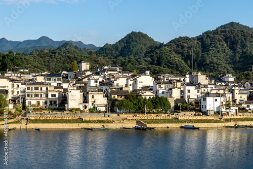 Ancient villages along the Xin'an River in Huizhou © 昊 周