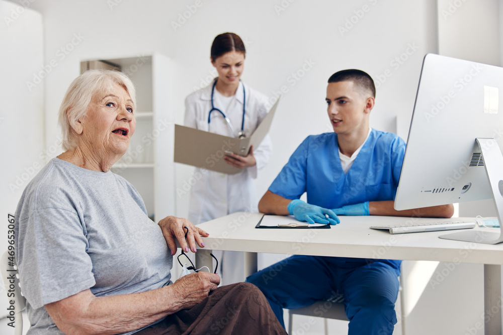 Obraz premium patient at the doctor's and nurse's appointments in the medical office