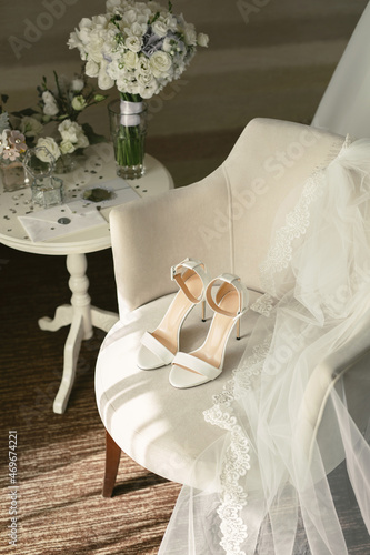 Tablou pe pânză Elegant wedding accessories of the bride in the morning on the day of the celebration