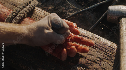 Canvastavla Crop executioner crucifying Jesus Christ