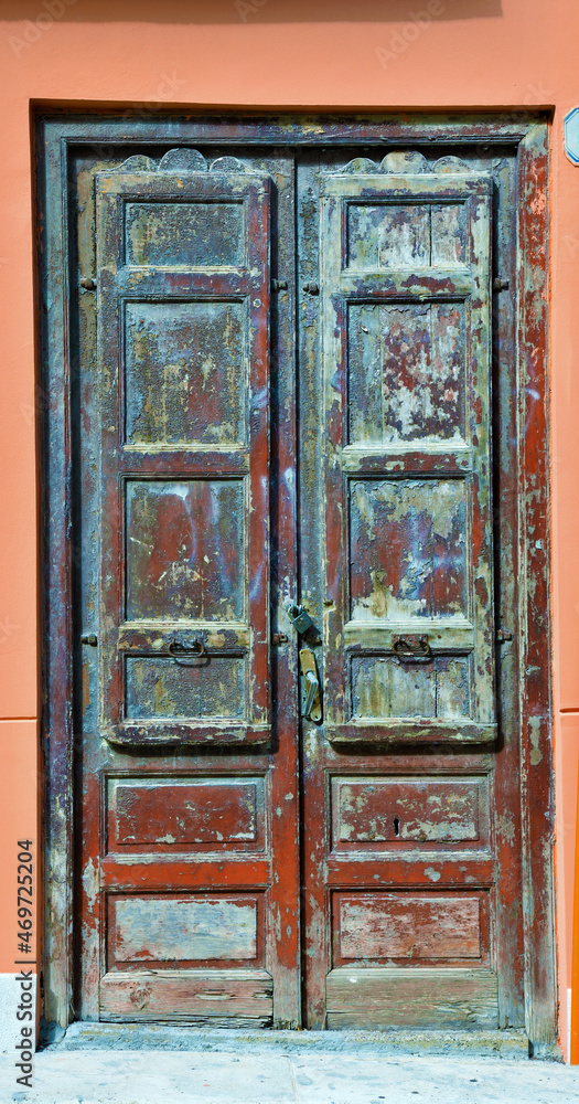 ancient portals in the historic center of castellammare del golfo sicily italy ancient portals in the historic center of castellammare del golfo sicily italy