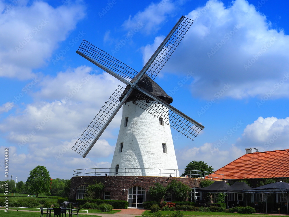 Elfrather Windmühle in Krefeld Elfrather Windmühle in Krefeld