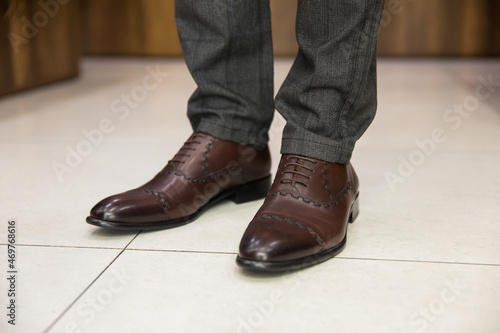 men brown patent leather shoes