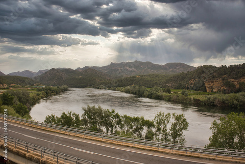 Obraz na płótnie Landscape along the ebro greenway in the province of Tarragona w salonie