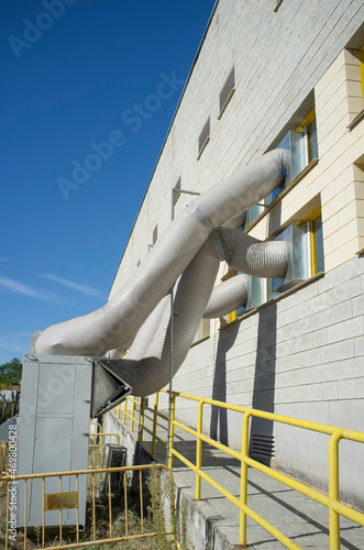 Foto Temporary air conditioning machinery outdoors