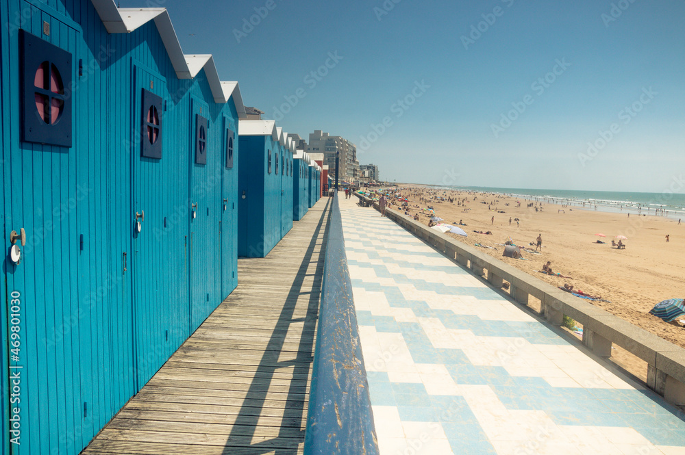 Obraz premium cabines de plage bleues à Saint Gilles Croix de vie en vendée