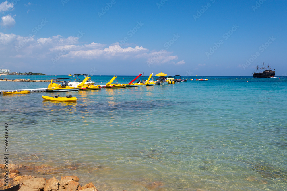 Fototapeta premium Crystal clear blue water of Mediterranean sea on Fig tree beach in Protaras, Cyprus