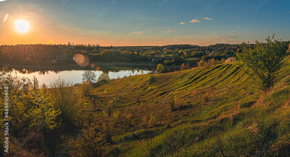 Naklejka premium Spring evening landscape