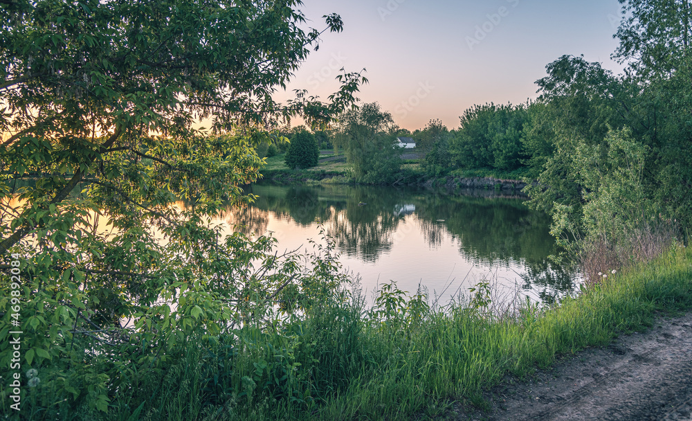 Obraz premium Spring evening landscape