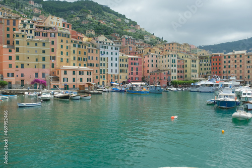 Il porto della cittadina di Camogli in Liguria.