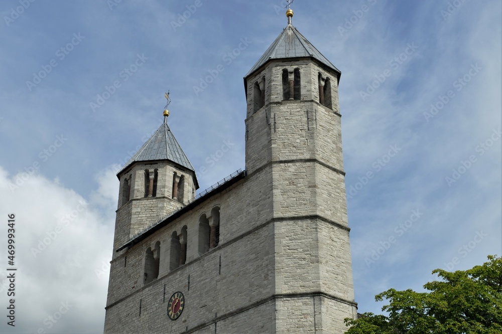 Türme der Stiftskirche in Bad Gandersheim  / Harz