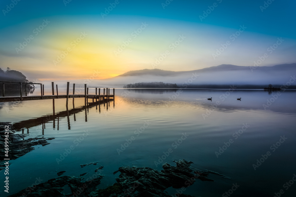 Fototapeta premium Sunrise at Derwentwater in The Lake District, Cumbria, England