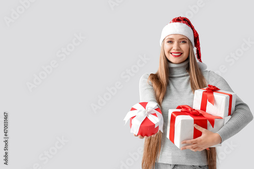 Beautiful young woman in Sa...