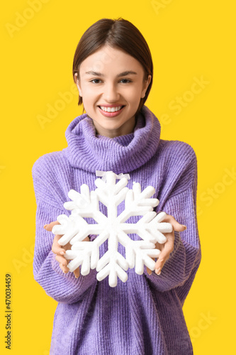 Beautiful young woman with ...