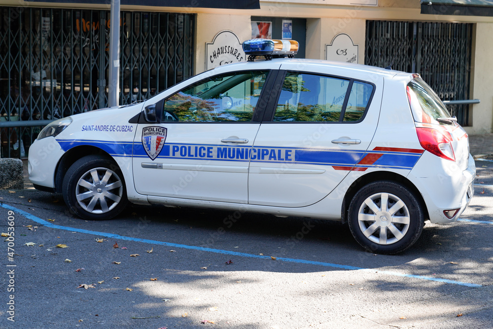 police municipale french renault clio car Municipal police with