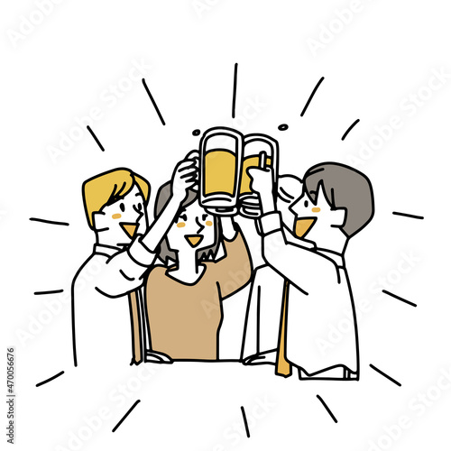 ビールで乾杯する四人のビジネスマン