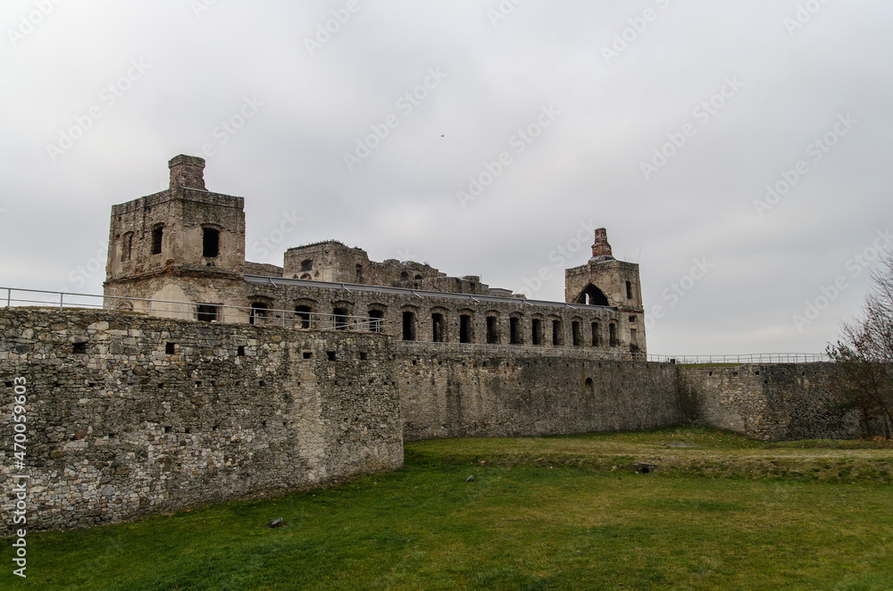 Krzyżtopór  - ruiny zamku 
