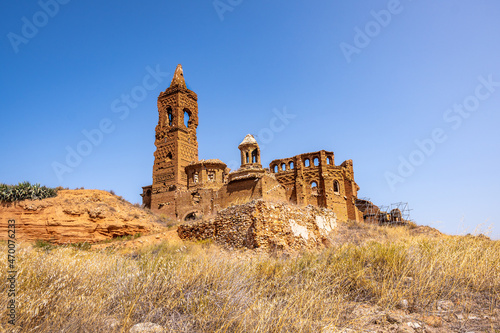 Iglesia de San Martín de Tours en Belchite, ruinas de la guerra civil en Zaragoza, España