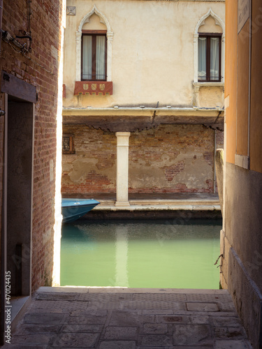  Narrow street with water dead end in Venice, Italy © Ewald Fröch