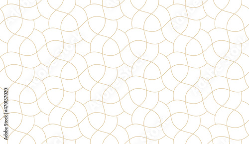Seamless pattern with intersecting wavy golden lines and polygons. Vector abstract background in Arabic style. Decorative lattice design for wallpaper, textile, fabric and wrapping.