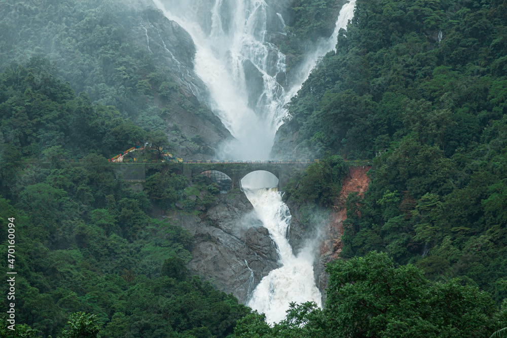 dudhsagar waterfall india goa - obrazy, fototapety, plakaty 