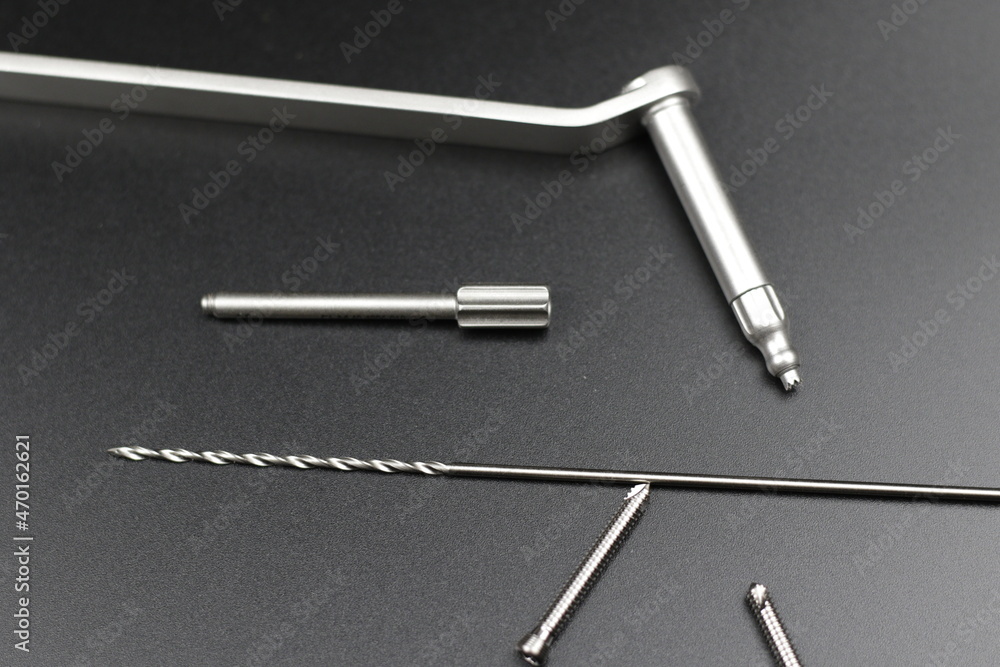 Surgical plates for osteosynthesis in case of bone fractures Surgical plates for osteosynthesis in case of bone fractures