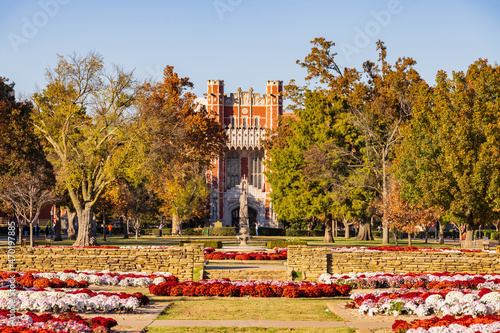 Φωτογραφία Exterior view of the Bizzell Memorial Library