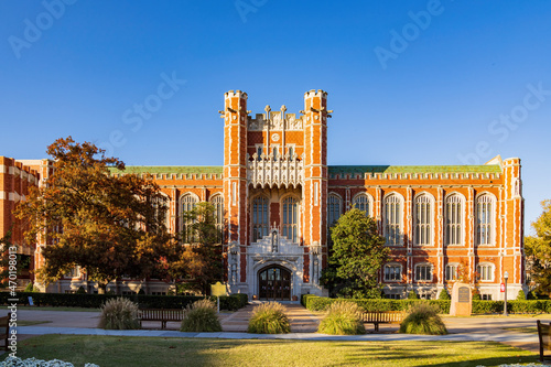 Exterior view of the Bizzell Memorial Library photo