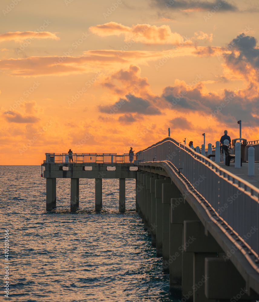 Fototapeta premium pier at sunset sunny isles beach florida 