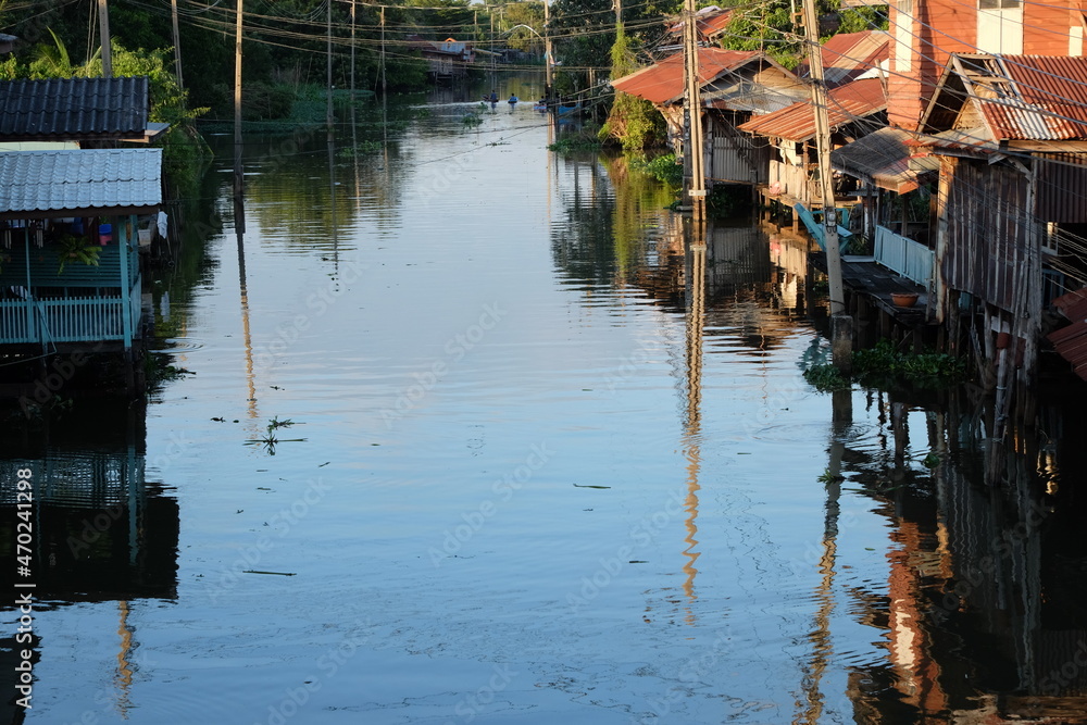 Wooden houses, community lifestyle along the canal in the suburbs of Bangkok the remaining Wooden houses, community lifestyle along the canal in the suburbs of Bangkok the remaining