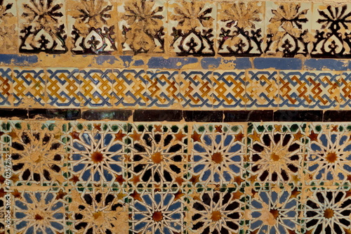 Fotografie Mur recouvert d'azulejos anciens.