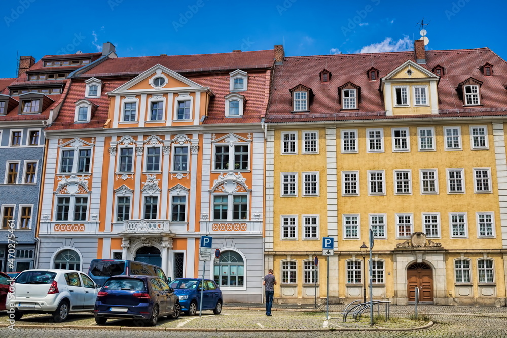 görlitz, deutschland - sanierte fassaden am obermarkt mit napoleonhaus