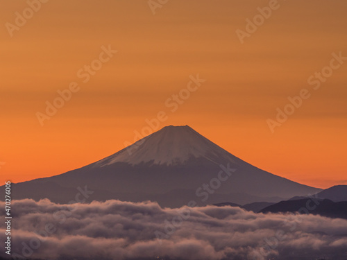 赤く燃える富士。Fuji burning red.Takabotchi in Nagano, Japan.